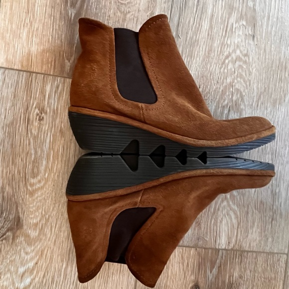 Fly London Fly Chelsea Boots Phil 